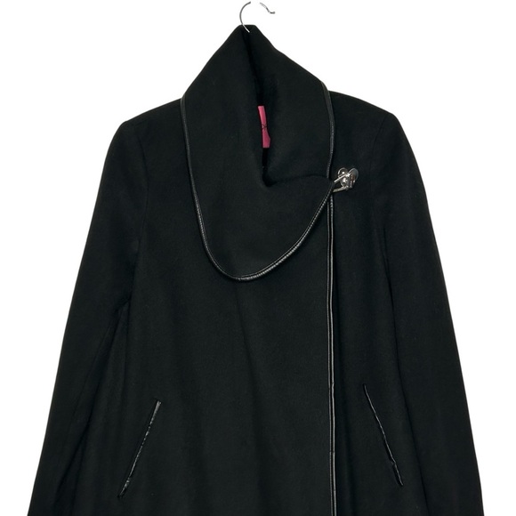 Betsey Johnson Black Brushed Wool Fold-Over Neck Drape Coat Asymmetric Hem Sz 4 - Picture 5 of 16